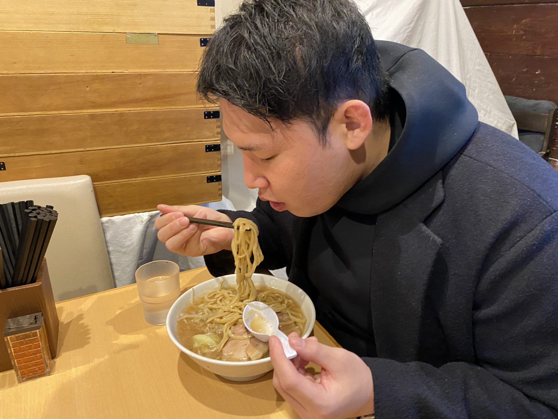 ラーメンサブスクglutter グラッター 誕生 レンタル二郎食べる人 清水くんと実体験 街づくり 店通 Tentsu 店舗流通ネットが運営する 人と街の未来を想うオウンドメディア ラーメンサブスクglutter グラッター 誕生 レンタル二郎食べる人 清水くんと実体験 街づくり 店通 Tentsu 店舗流通ネットが運営する 人と街の未来を想うオウンドメディア